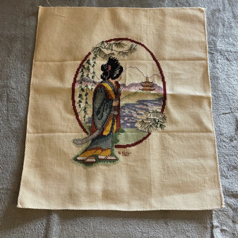 Vintage Cross Stitch Art Japaneese Geisha Kimono Landscape Right Facing